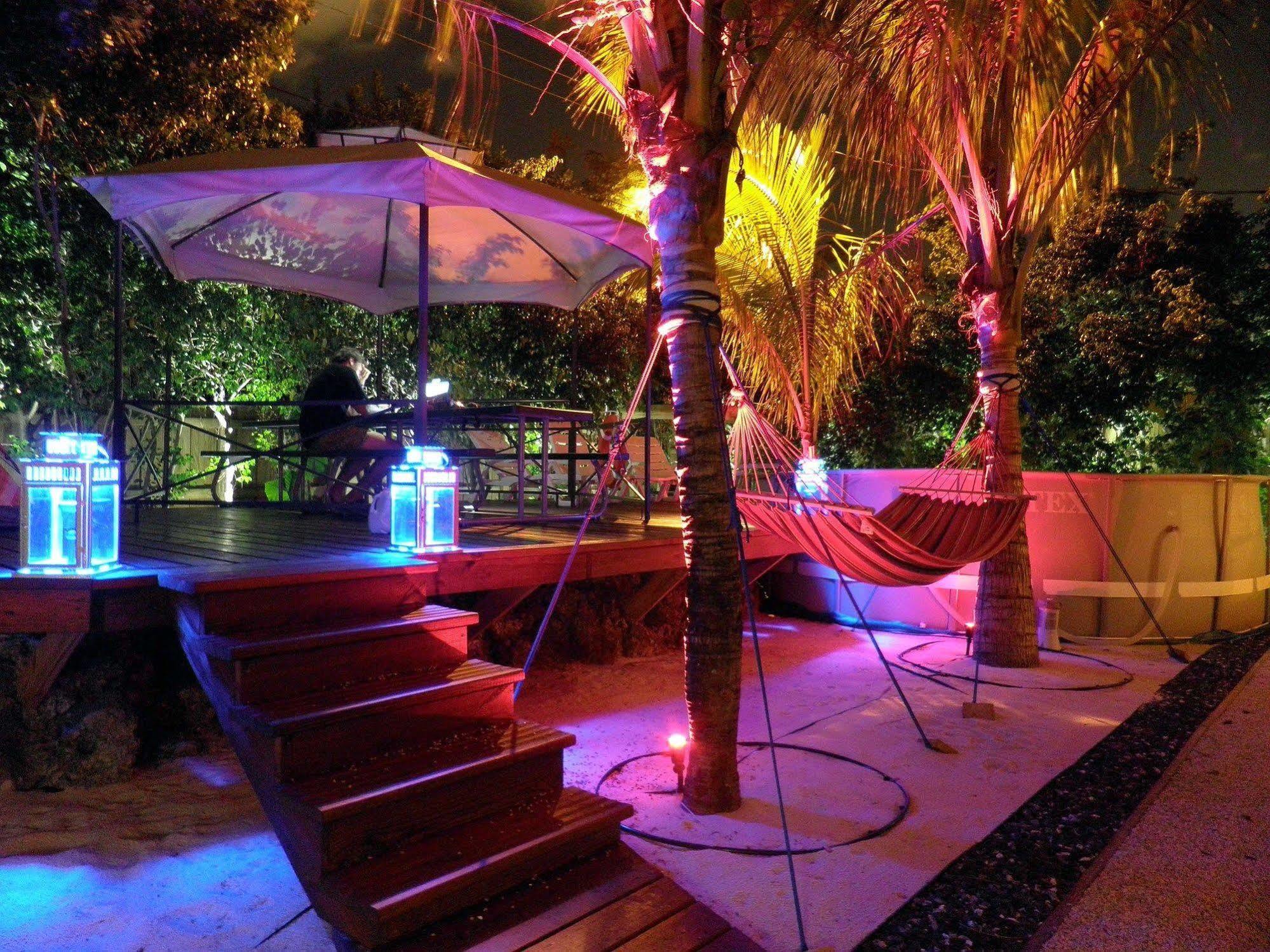 Blue Ocean Hostel Oakland Park